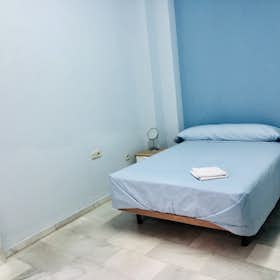 Private room for rent for €400 per month in Sevilla, Calle O'Donnell