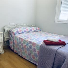 Private room for rent for €460 per month in Sevilla, Calle Porvenir
