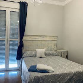 Private room for rent for €520 per month in Sevilla, Calle Porvenir