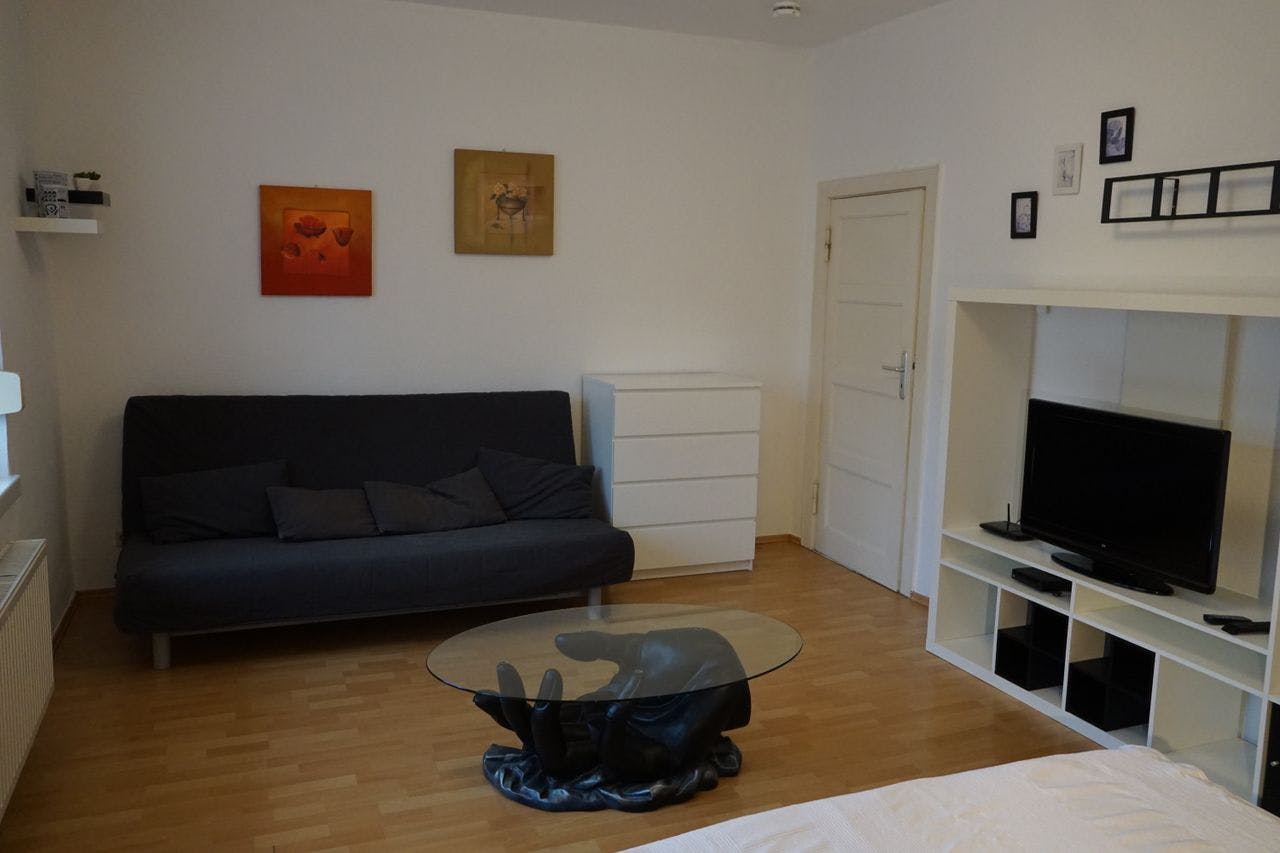 Ostseestraße, Berlin preview