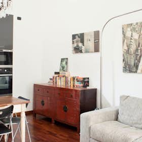 Apartment for rent for €1,500 per month in Milan, Via Luigi Prinetti