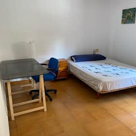 Quarto privado for rent for € 270 per month in Elche, Avenida Libertad