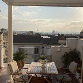 Apartment for rent for €1,500 per month in Florence, Via della Madonna della Querce
