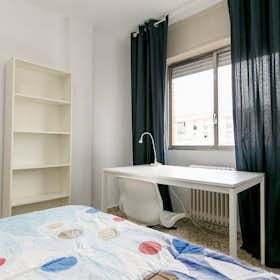Private room for rent for €390 per month in Granada, Calle Pedro Antonio de Alarcón