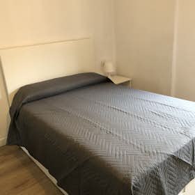 Privé kamer for rent for € 300 per month in Oviedo, Calle Llano Ponte