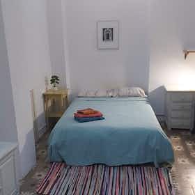 Отдельная комната сдается в аренду за 480 € в месяц в Málaga, Calle Ollerías