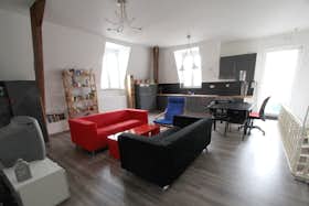 Apartment for rent for €2,490 per month in Brussels, Place des Gueux