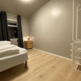 WG-Zimmer zu mieten für 798 € pro Monat in Reykjavík, Bústaðavegur