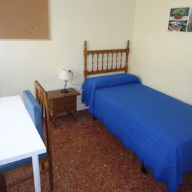 Private room for rent for €240 per month in Córdoba, Calle Diego Serrano
