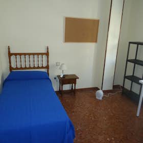 Private room for rent for €245 per month in Córdoba, Calle Diego Serrano
