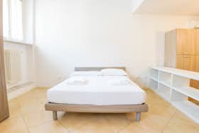 Apartment for rent for €750 per month in Verona, Via 20 Settembre