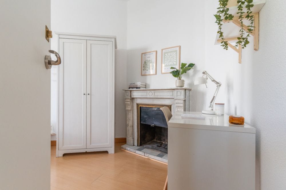 Private room for rent for €630 per month in Madrid, Calle de Bailén