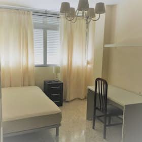 Private room for rent for €450 per month in Málaga, Plaza de Ronda