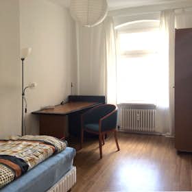 Private room for rent for €675 per month in Berlin, Lübbener Straße