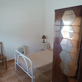 Private room for rent for €420 per month in Seixal, Rua 1 de Maio