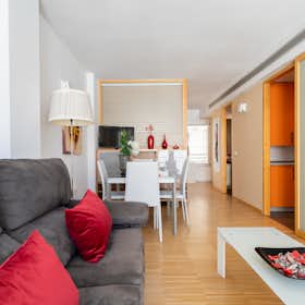 Wohnung zu mieten für 1.440 € pro Monat in Madrid, Calle del Conde de Romanones