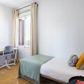 Private room for rent for €710 per month in Madrid, Calle de Alberto Aguilera
