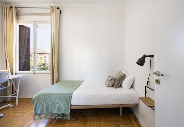 Private room in Calle de Alberto Aguilera, Madrid (893242) room image 1