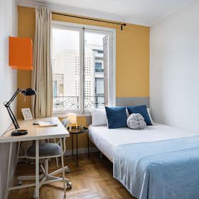 Private room for rent for €735 per month in Madrid, Calle de Alberto Aguilera