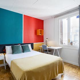 Private room for rent for €715 per month in Madrid, Calle de Alberto Aguilera