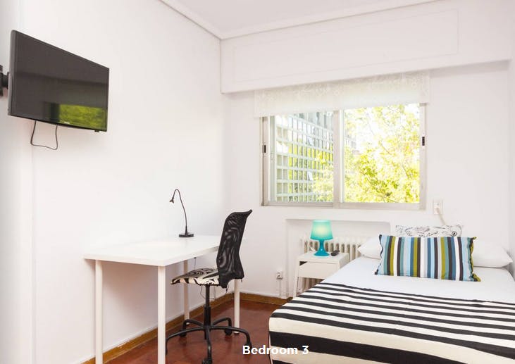 Private room for rent for €720 per month in Madrid, Calle de Beatriz de Bobadilla