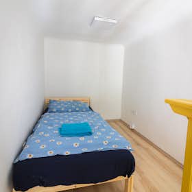 Private room for rent for HUF 177,027 per month in Budapest, Ó utca