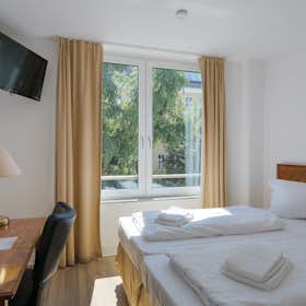 Appartement for rent for € 1.395 per month in Berlin, Osnabrücker Straße