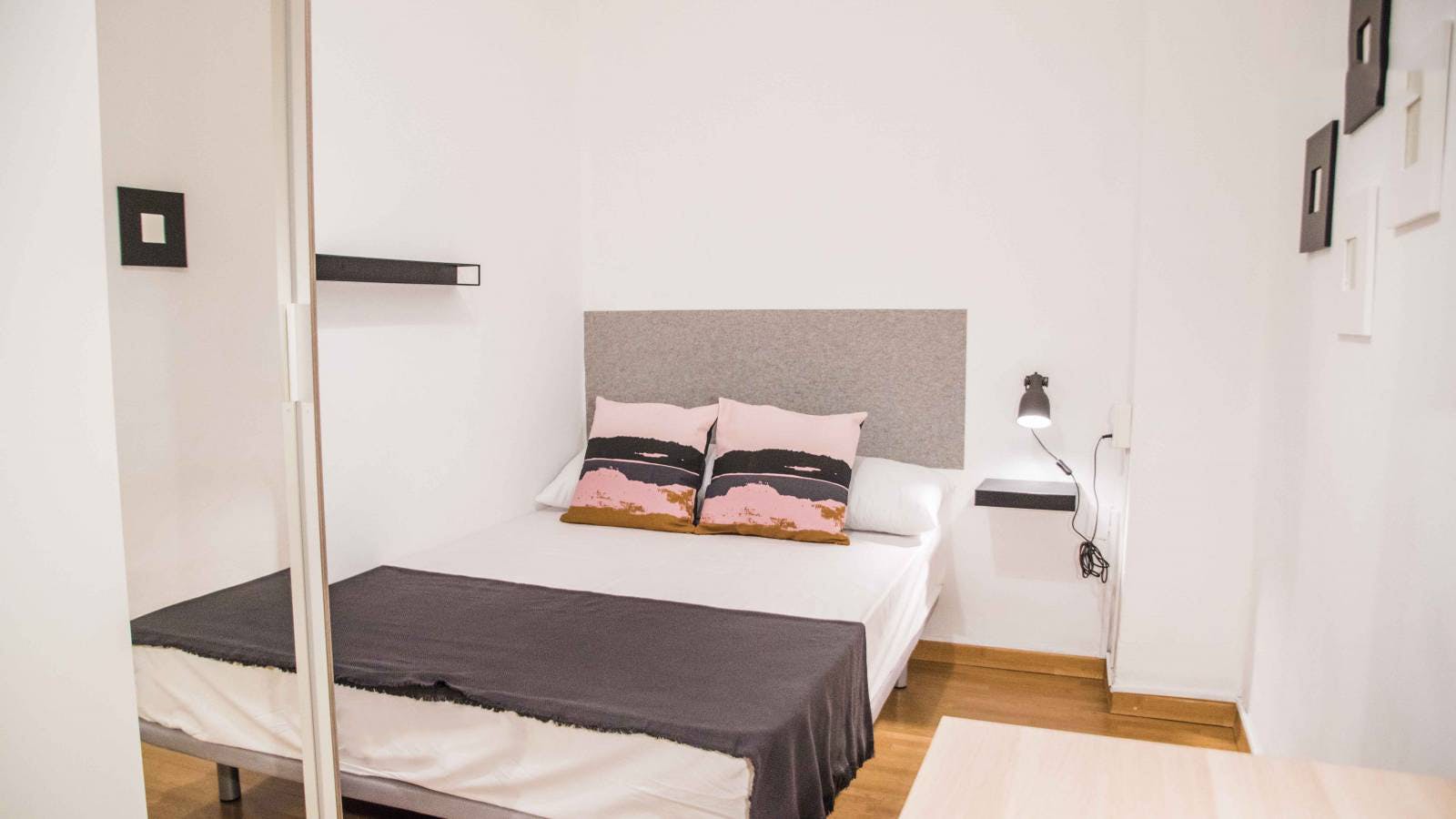 Private room for rent for €499 per month in Valencia, Calle Castellón