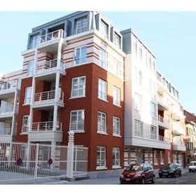 Apartament de închiriat pentru 1.600 EUR pe lună în Etterbeek, Rue de Gerlache