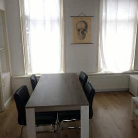 Apartment for rent for €1,400 per month in Rotterdam, Witte van Haemstedestraat