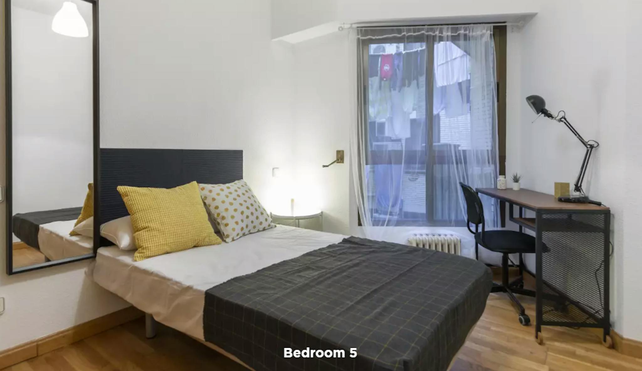 Calle de Cáceres, Madrid preview