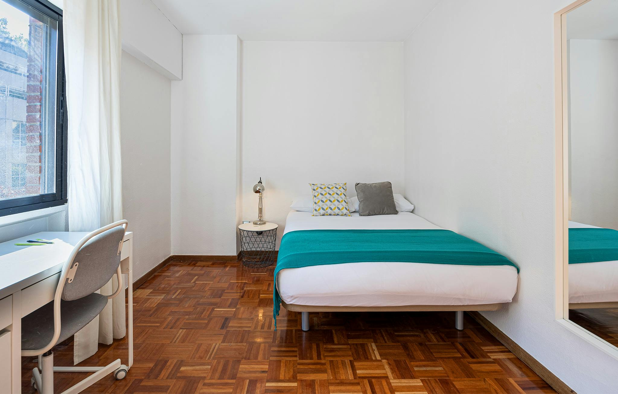 Private room for rent for €670 per month in Madrid, Calle José Silva