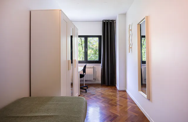 Private room in Calle José Silva, Madrid (906696) room image 2