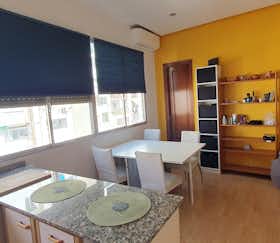 Studio for rent for €978 per month in Valencia, Carrer Doctor Monserrat