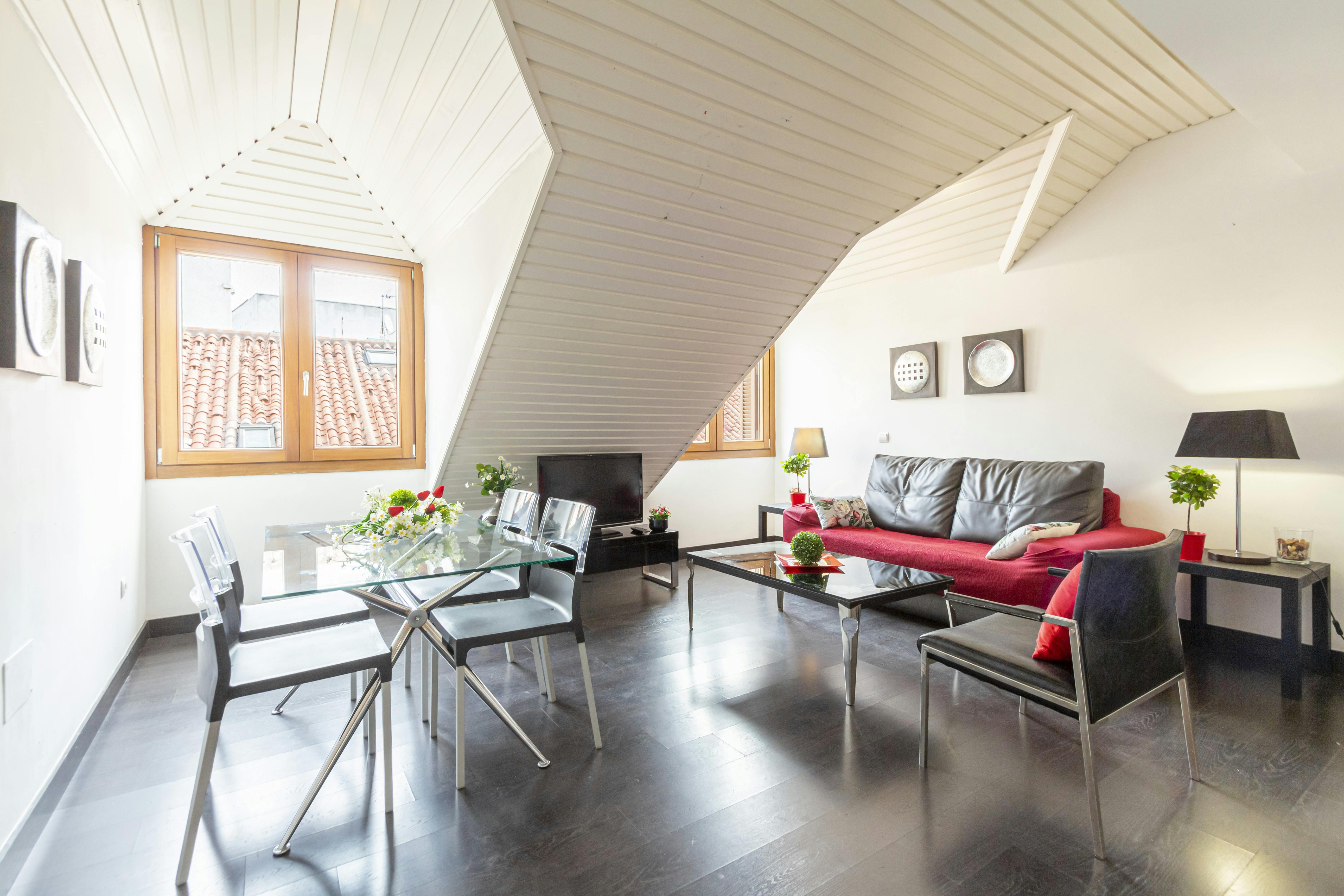 Apartment for rent for €2,225 per month in Madrid, Calle Pérez Galdós