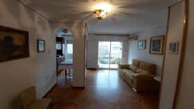 Appartement te huur voor € 780 per maand in Murcia, Calle Isabel la Católica