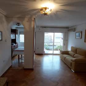 Wohnung zu mieten für 780 € pro Monat in Murcia, Calle Isabel la Católica
