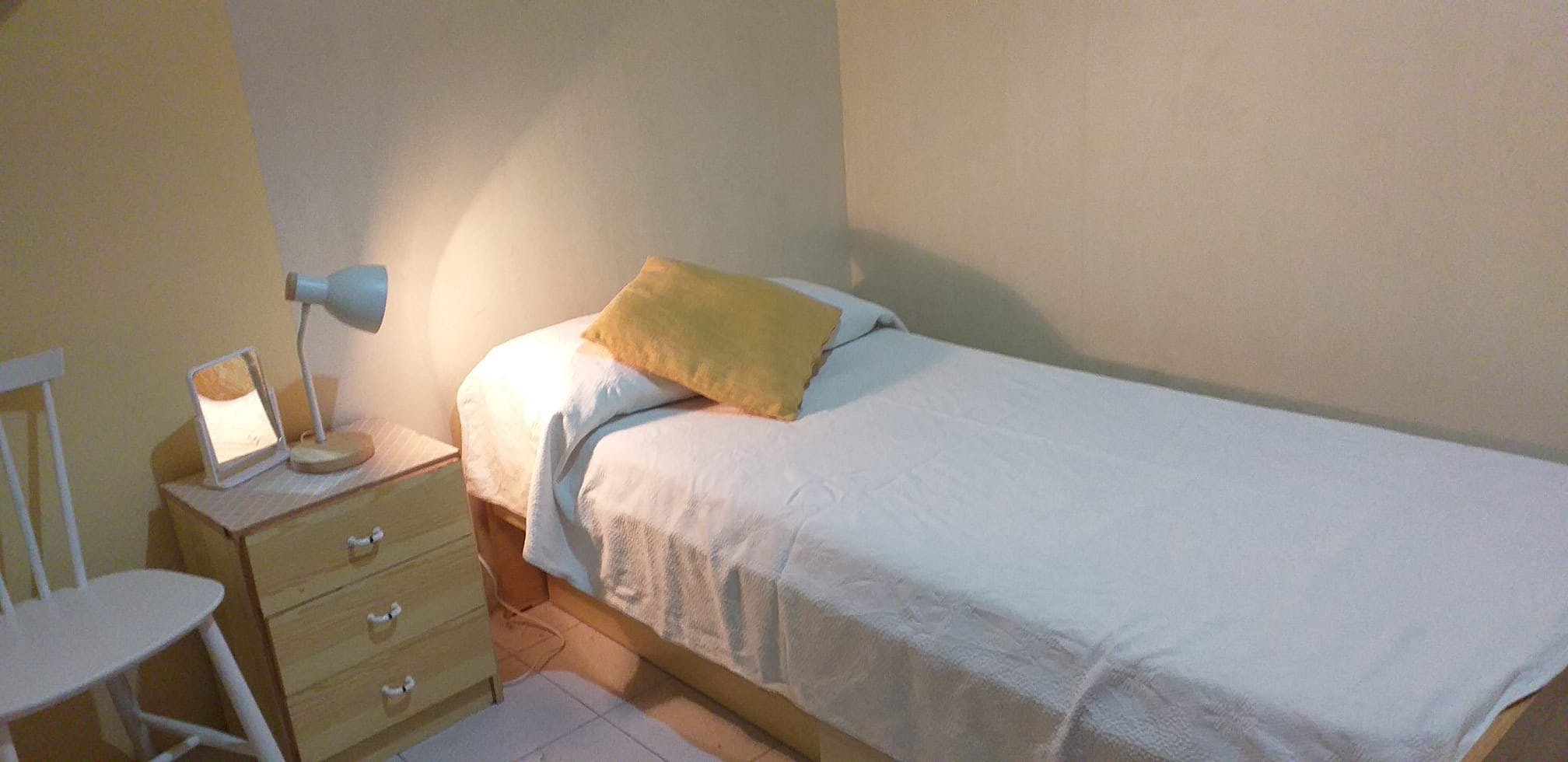 Private room for rent for €475 per month in Barcelona, Carrer de París