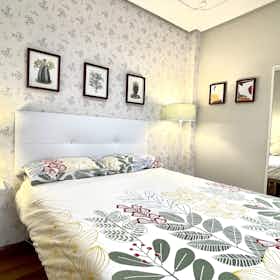 Private room for rent for €840 per month in Bilbao, Iparraguirre Kalea