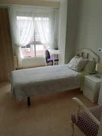 Private room for rent for €300 per month in Murcia, Calle Floridablanca