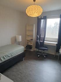 私人房间 正在以 SEK 5,500 的月租出租，其位于 Edsberg, Ribbings väg