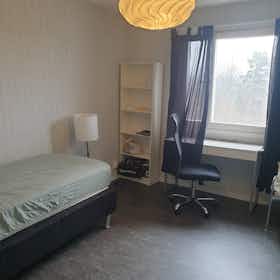 Отдельная комната сдается в аренду за 5 500 SEK в месяц в Edsberg, Ribbings väg