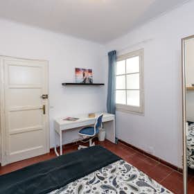 Private room for rent for €545 per month in Barcelona, Carrer d'Oliana