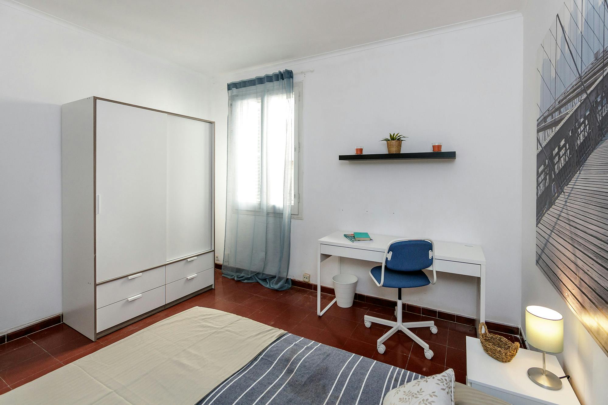 Private room for rent for €680 per month in Barcelona, Carrer d'Oliana