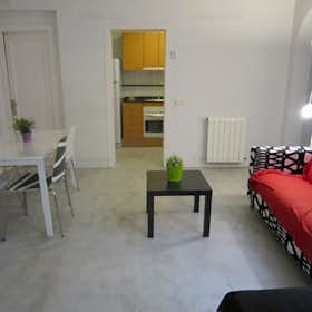 Private room for rent for €710 per month in Barcelona, Carrer de Sant Pere Més Baix