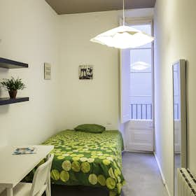 Private room for rent for €640 per month in Barcelona, Carrer de Sant Pere Més Baix