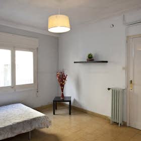 Private room for rent for €625 per month in Barcelona, Avinguda de la República Argentina