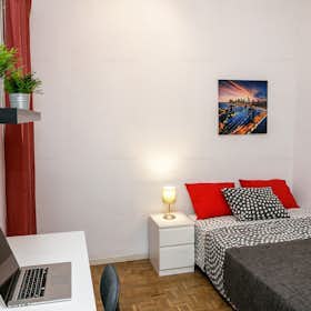 Private room for rent for €595 per month in Barcelona, Carrer d'Aribau