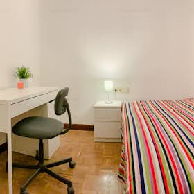 Private room for rent for €555 per month in Barcelona, Carrer d'Aribau