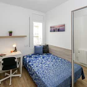 Private room for rent for €450 per month in L'Hospitalet de Llobregat, Carrer d'Orient